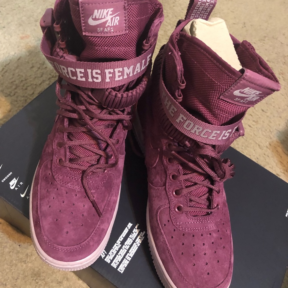 Nike Women's Nike SF Air Force 1 Force Is Female